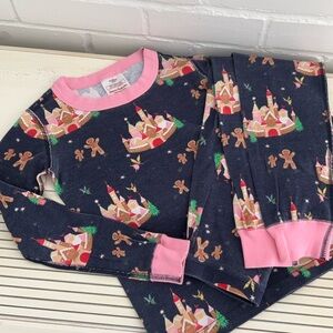 Girl Size 6-7 Hanna Andersson Pink And Navy Castle Print/Gingerbread Pajamas